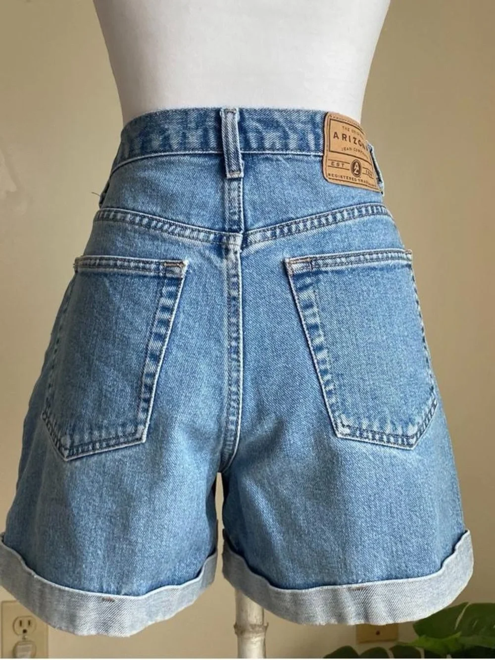 Vintage cuffed denim high waisted shorts